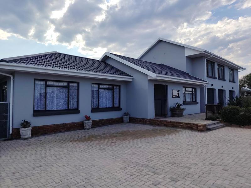 5 Bedroom Property for Sale in Fraaiuitsig Western Cape